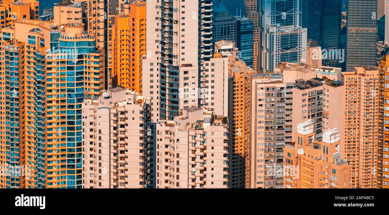 Città aerea, skyline con grattacieli edifici, Hong Kong - Foto Stock