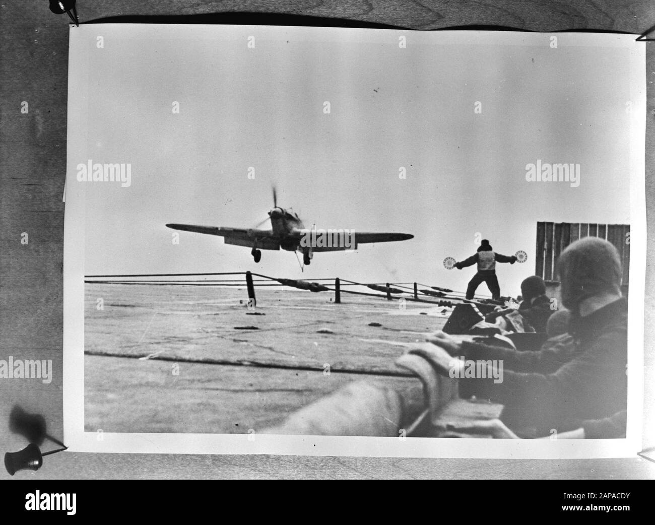 Il Servizio Aviazione Marina ha istituito uno squadrone da caccia che opererà da vettori aerei. Date: {1943-1945} Location: Great Britain Keywords: Air Force, Navy, Military, World War Ii Foto Stock