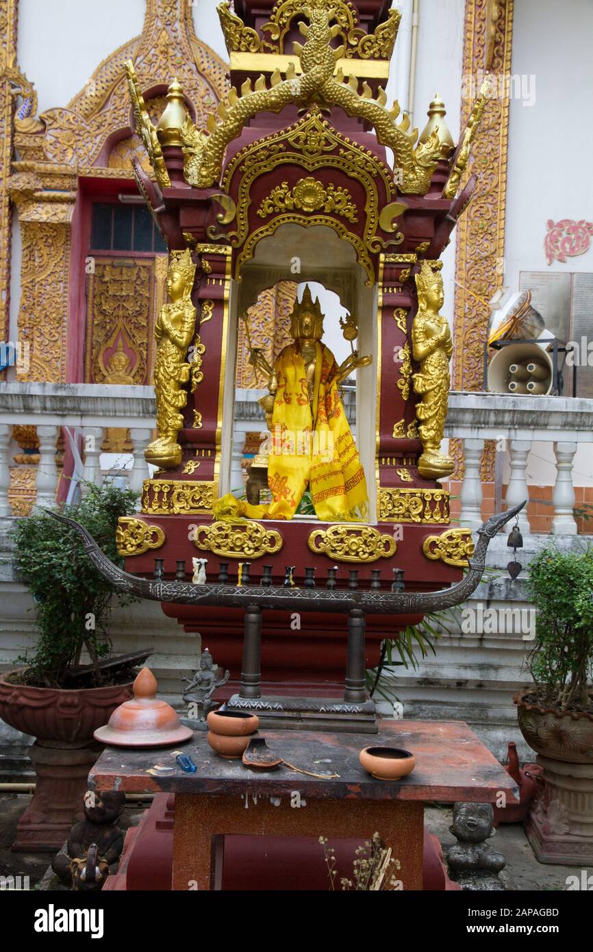 Statua dell'altare budhismo statua buddista chiang mai Thailandia tailandese Foto Stock