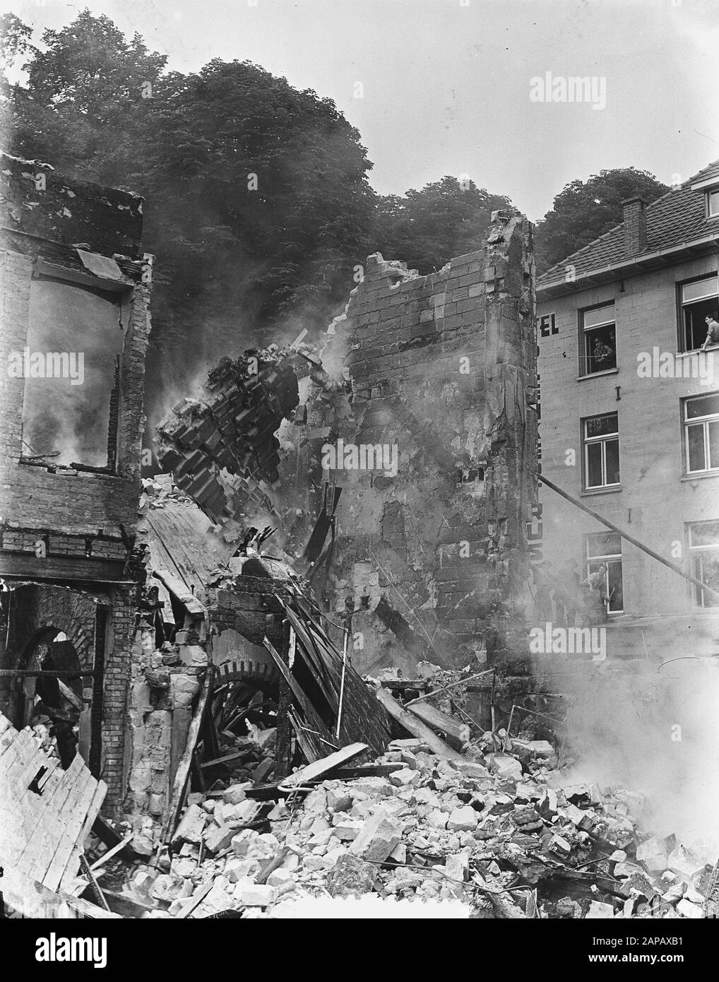 Il Marchio Valkenburg Hotel Berg En Dal. Wall Collapse Date: 23 June 1953 Location: Limburg, Valkenburg Keywords: Burn, hotels Nome personale: Hotel Berg en dal Foto Stock