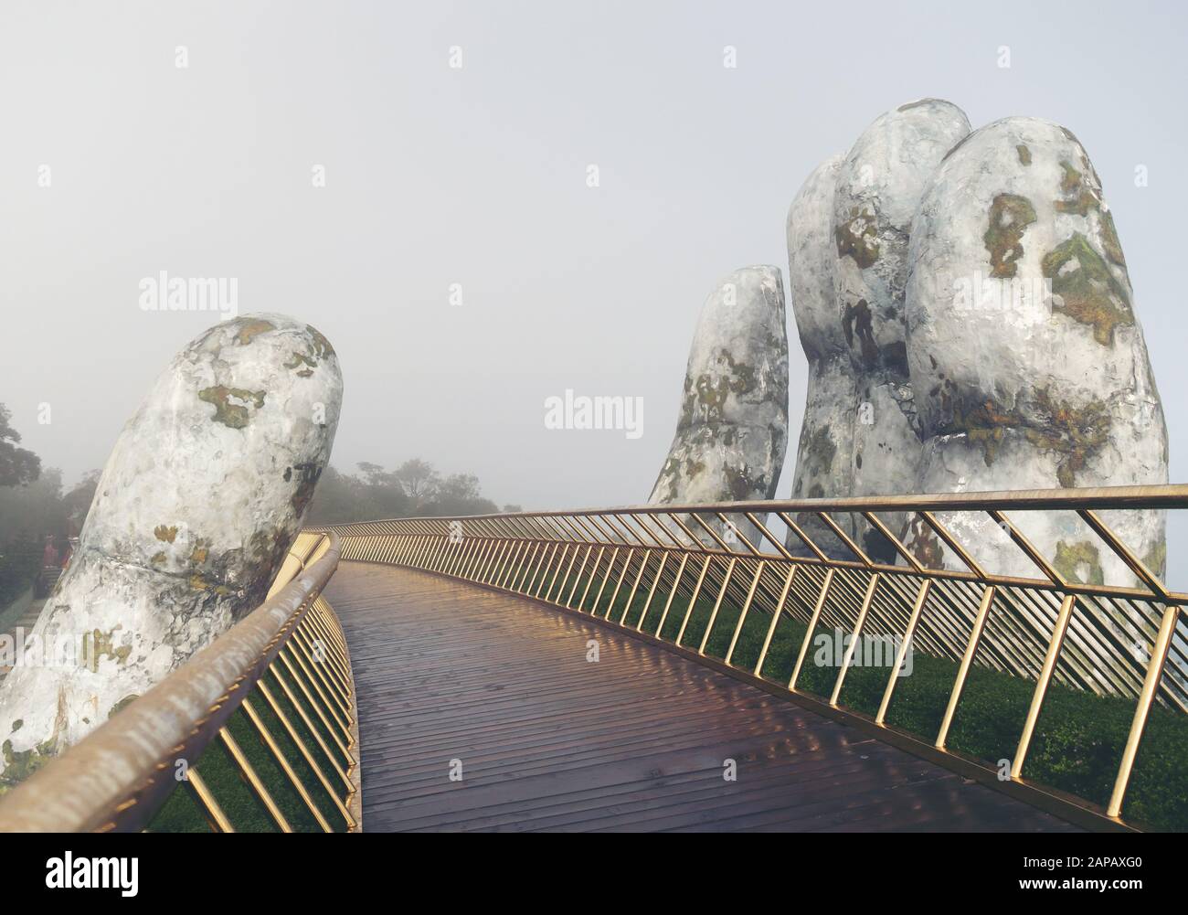 golden hand bridge a da nang, vietnam Foto Stock