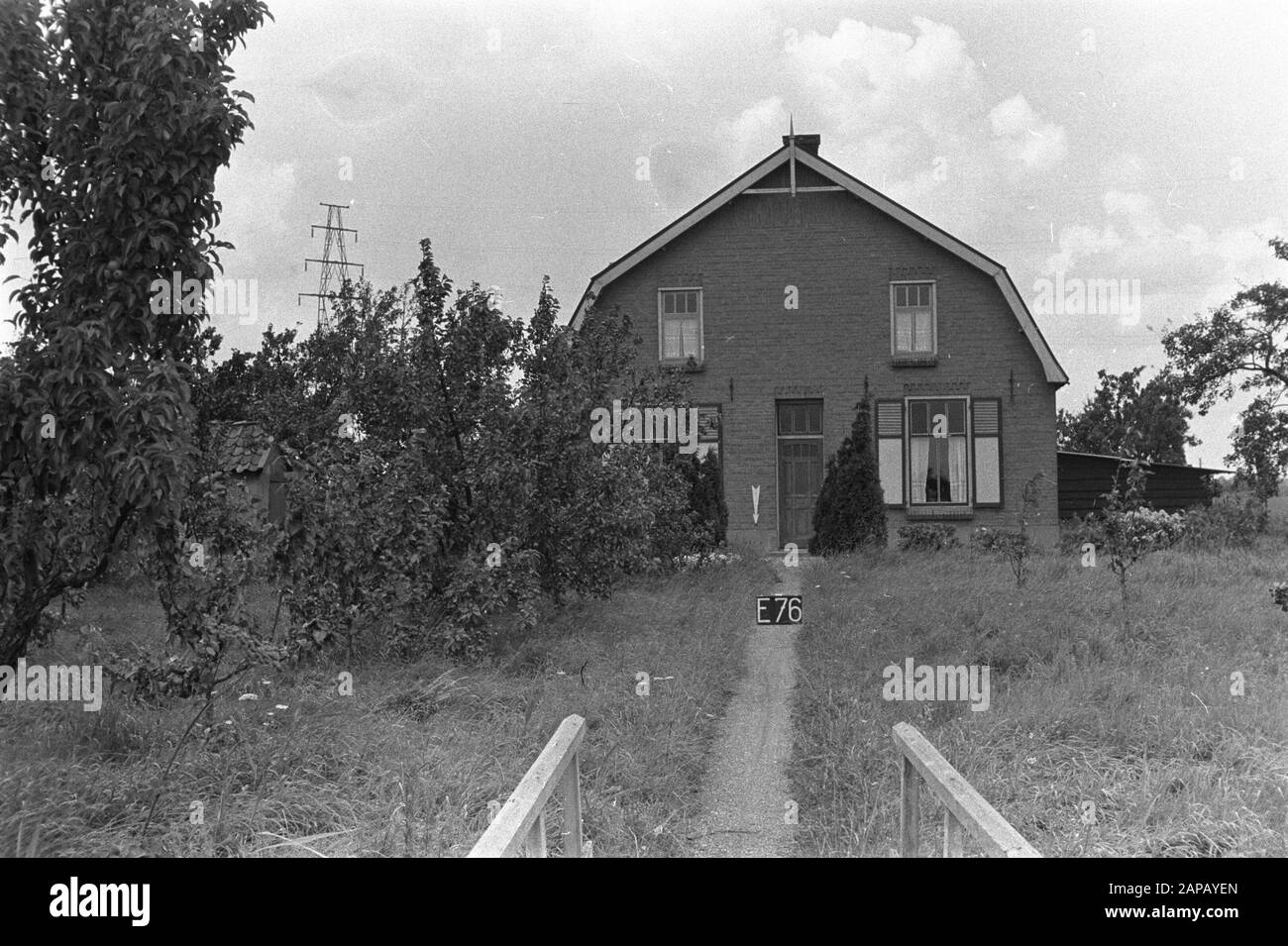 Punti fissi Culturtechnische dienst Descrizione: Fattoria vicino Echteld (divisione fondiaria Echteld-Lienden) Annotazione: E-76. Parole chiave: Consolidamento del terreno, regolazione dell'acqua del terreno Foto Stock Punti fissi Culturtechnische dienst Descrizione: Fattoria vicino Echteld (divisione fondiaria Echteld-Lienden) Annotazione: E-76. Parole chiave: Consolidamento del terreno, regolazione dell'acqua del terreno Foto Stock