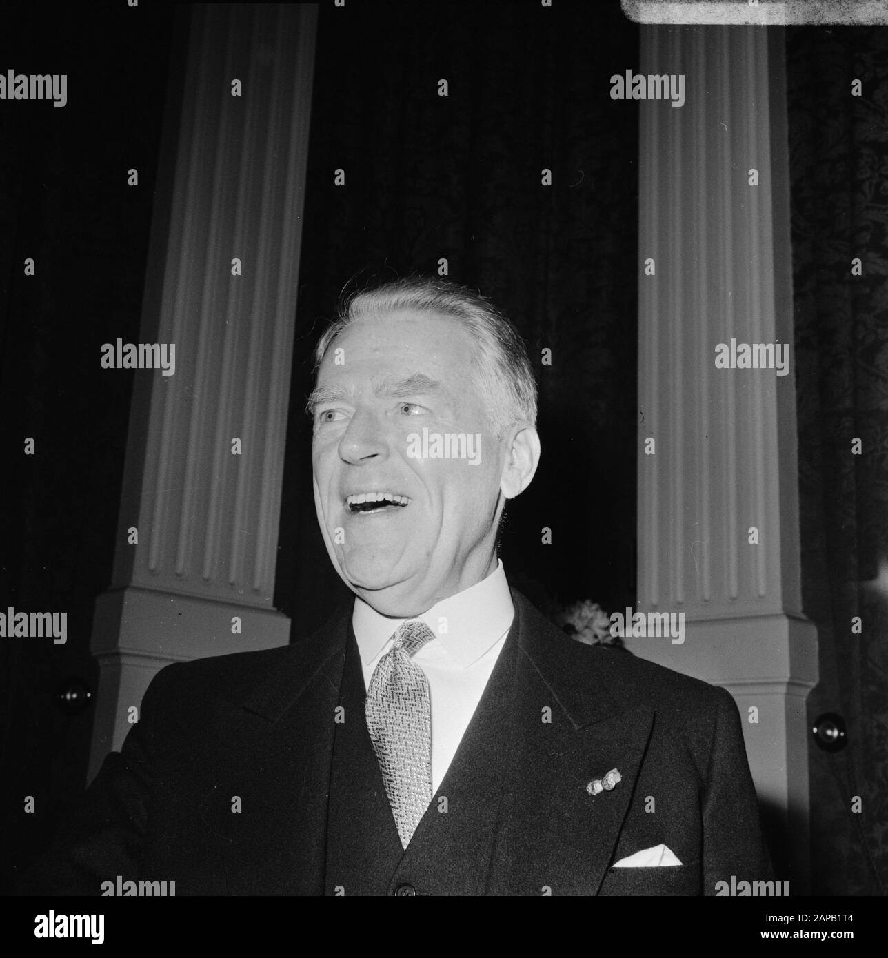 Addio alla reception del dr. M. W. Holtrop, direttore della Banca Olandese, all'Amstelhotel, dr. M. W. Holtrop Data: 26 aprile 1967 Località: Amsterdam, Noord-Holland Parole Chiave: Direttori, ricevimenti Nome personale: Holtrop, M.W. Nome dell'istituzione: Amstelhotel Foto Stock