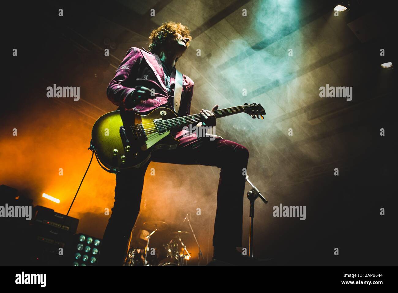 Estragon, BOLOGNA, ITALIA - 2016/01/22: DaN Hawkins della band inglese The Darkness si esibiscono dal vivo presso il club Estragon di Bologna per il tour "Blast Of Our Kind" 2016. Foto Stock