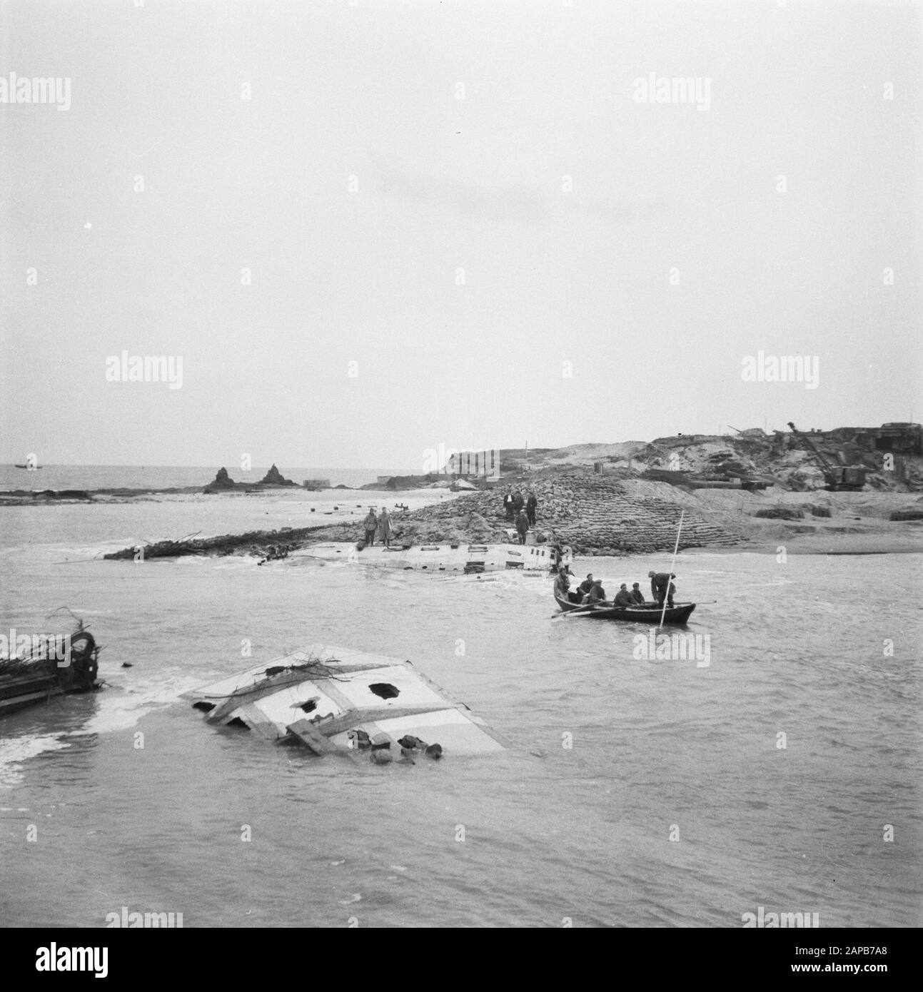 Recupero: Vampate Descrizione: Chiusura Nollegat Data: Ottobre 1945 Luogo: Vlissingen, Zeeland Parole Chiave: Recupero Foto Stock