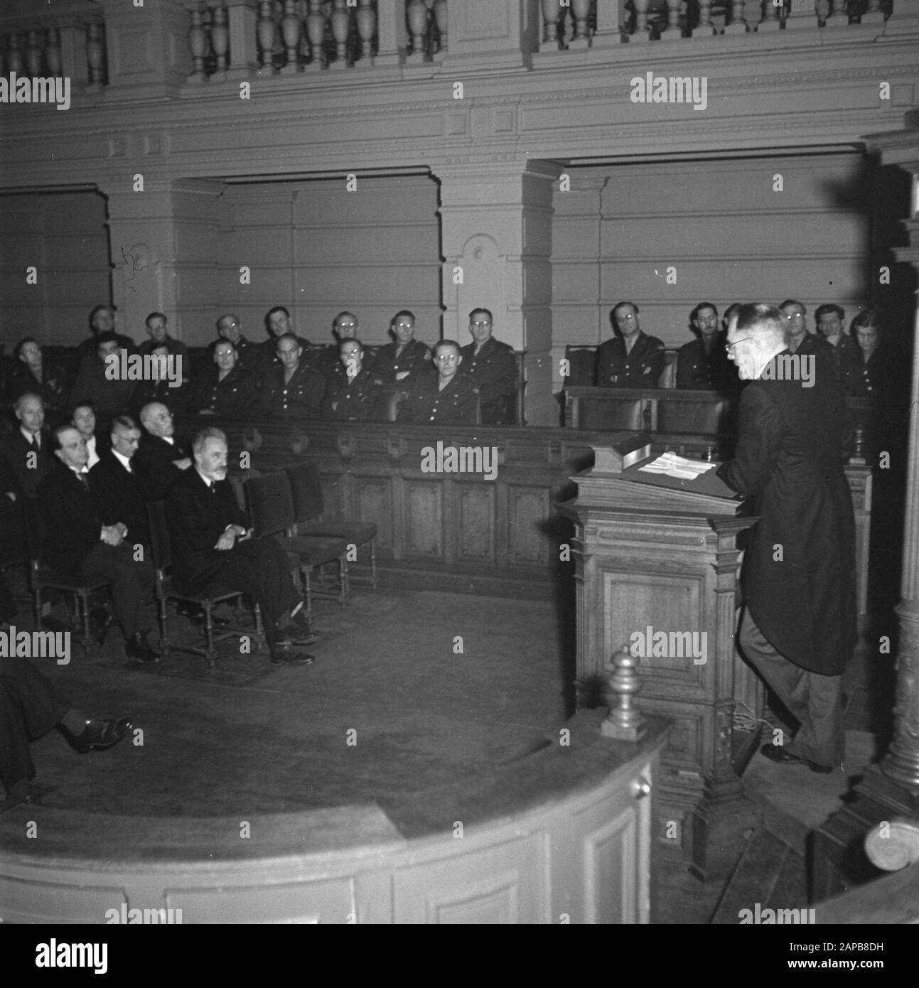 Visita professori americani all'Università di Amsterdam Data: 30 novembre 1945 luogo: Amsterdam, Noord-Holland Parole Chiave: Visite, professori, seconda guerra mondiale, università Foto Stock