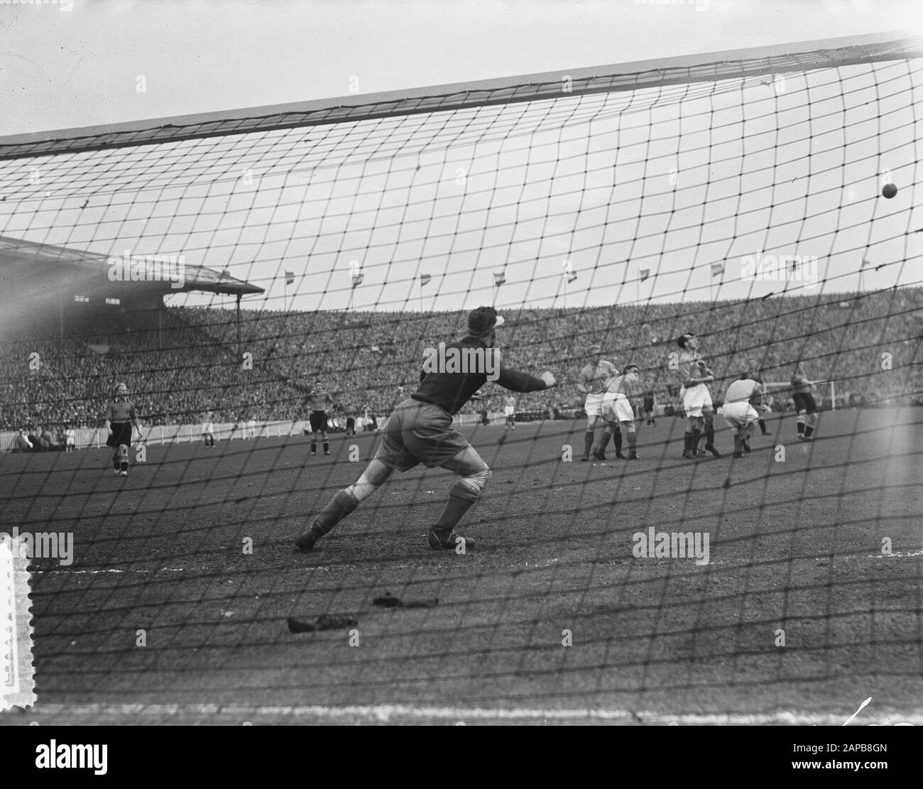 Belgio Vs Paesi Bassi 2-1.Game Moments Data: 19 Ottobre 1952 Località: Belgio, Paesi Bassi Parole Chiave: Sport, Calcio Foto Stock