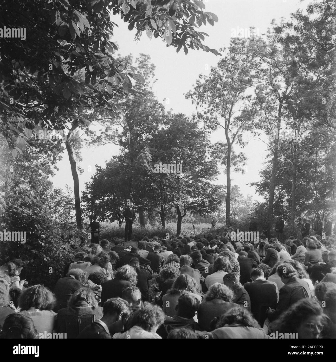 Riunione della Chiesa Riformata Olandese Data: 2 Giugno 1946 Parole Chiave: Incontri, giovani, skipper, associazioni Foto Stock