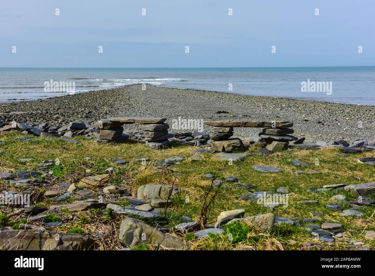 Sarn Wallog, in gallese chiamato Sarn Gynfelyn si estende verso Cardigan Bay Galles UK Foto Stock