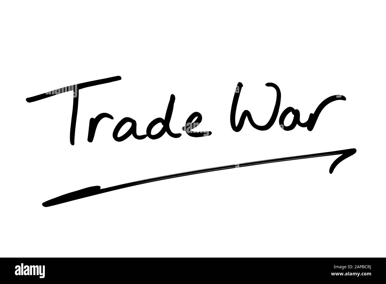 Trade War scritto a mano su sfondo bianco. Foto Stock
