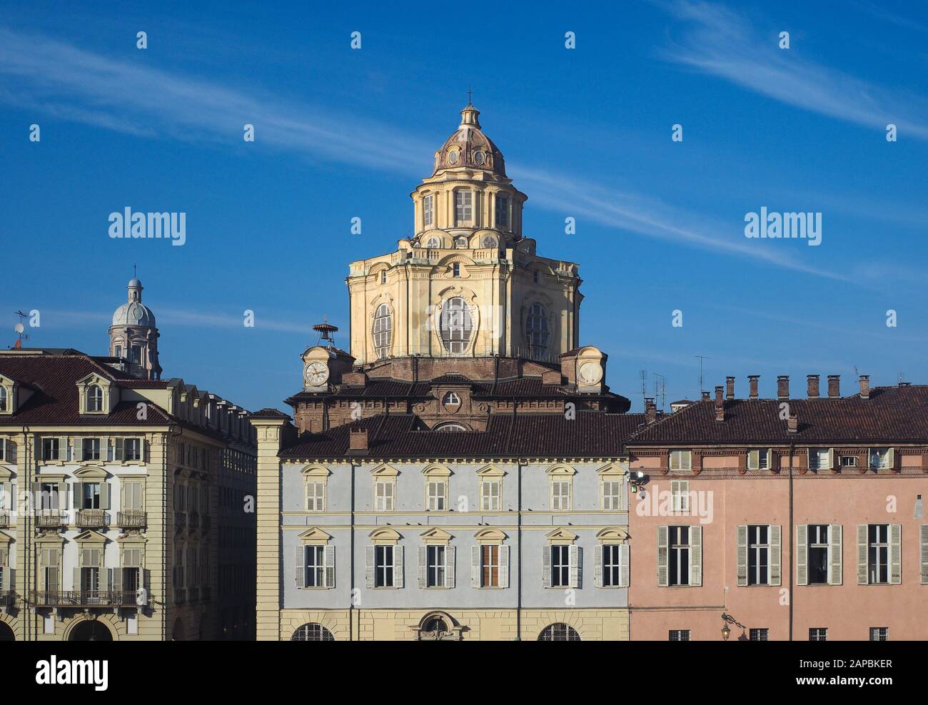 Cupola della chiesa di San Lorenzo in Piazza Castello a Torino Foto Stock