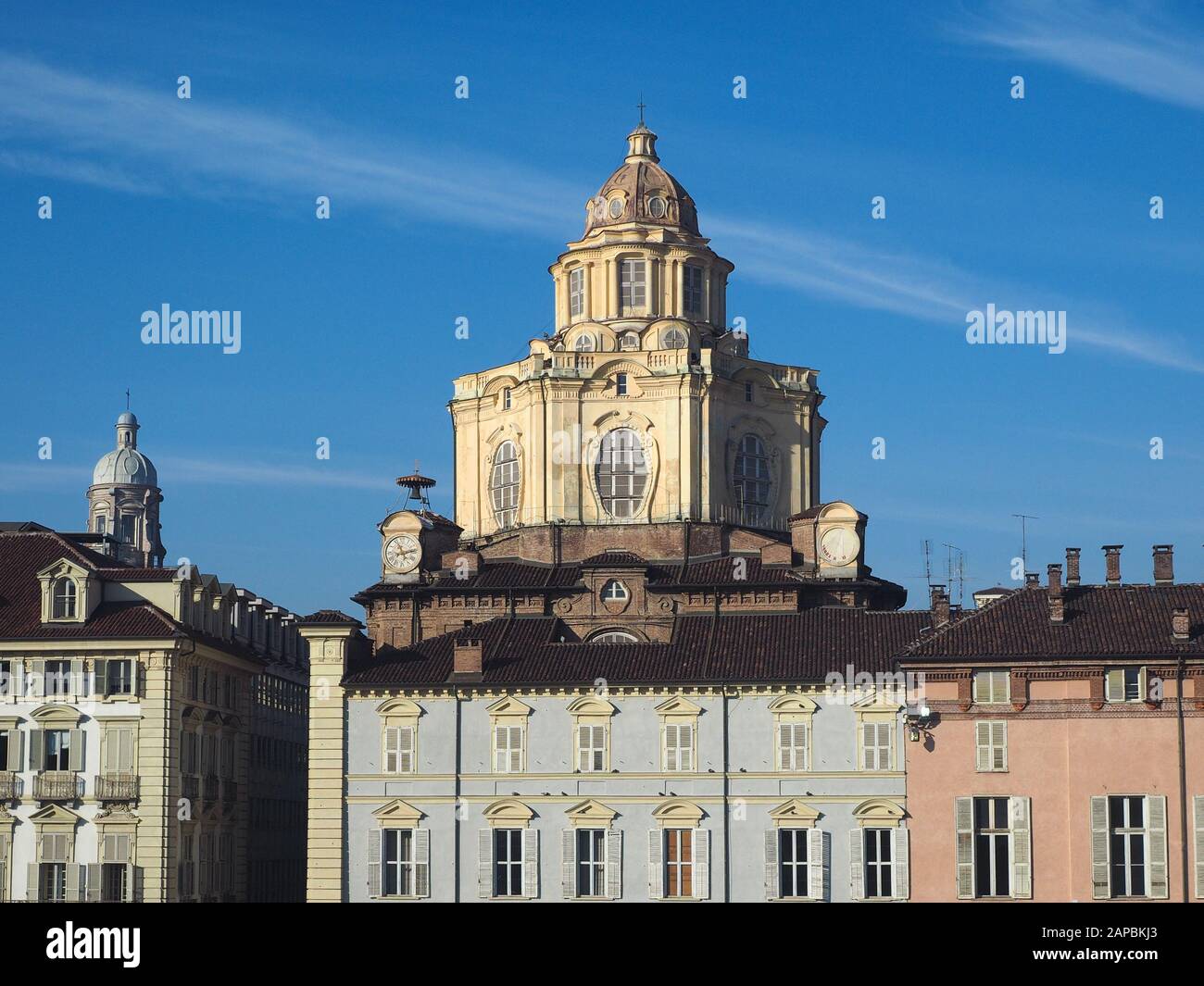 Cupola della chiesa di San Lorenzo in Piazza Castello a Torino Foto Stock