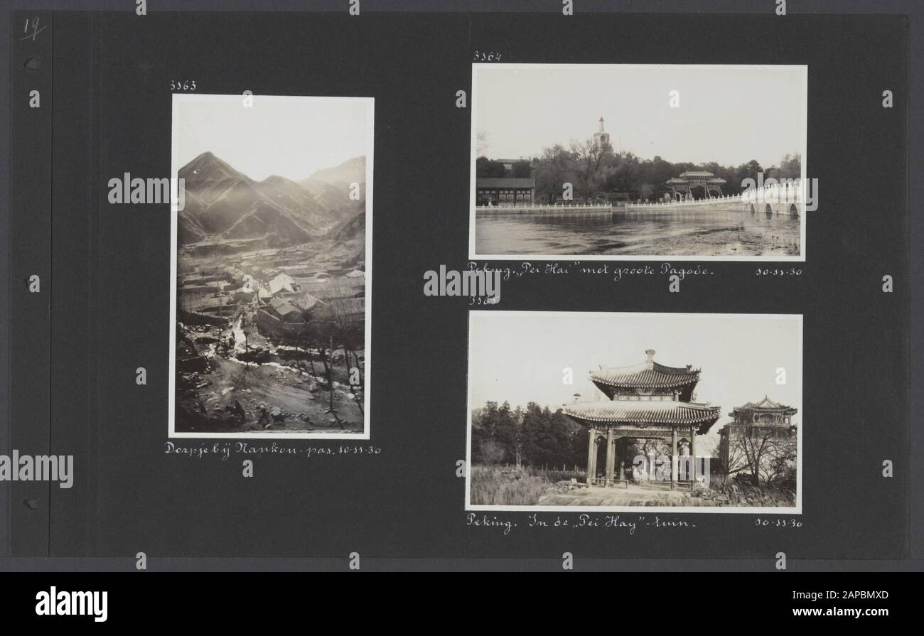 Photoalbum Fisherman: Dutch East Indies, China, Japan, Netherlands, Switzerland, 1930 Descrizione: Albumblad Con Tre Foto. Sinistra: Villaggio vicino al Passo Nankon; in alto a destra: Tempio PEI Hai a Pechino con la grande pagoda; in basso a destra: Nel giardino del Tempio Pei Hai Data: 1930/11/10 posizione: Cina, Passo Nankon, Pechino Parole Chiave: Montagne, villaggi, templi Foto Stock
