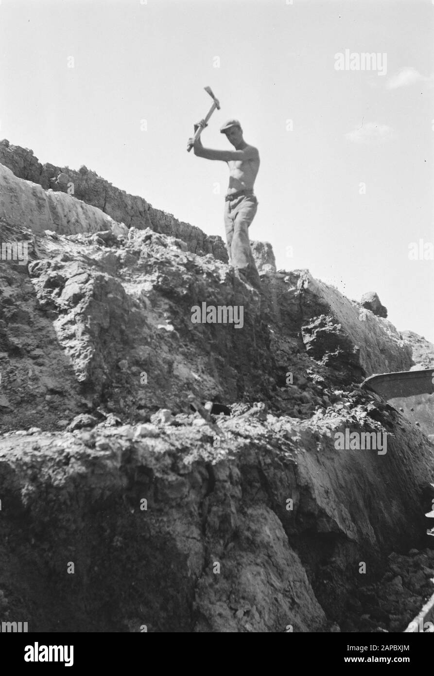 6x9 Lavoro in cava Data: Parole Chiave dense: Lavoro, cave Foto Stock