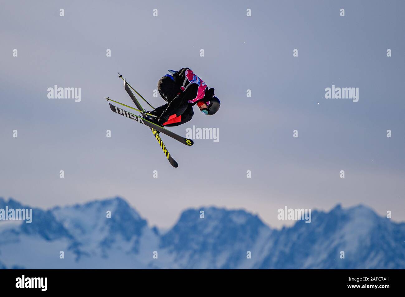 LOSANNA, SVIZZERA. 22th, gennaio 2020. Longino Andrew (CAN) compete nello Sci Freestyle: Gare Freeski Big Air maschili durante i Giochi Olimpici Giovanile di Losanna 2020 a Leysin Park & Pipe mercoledì 22 gennaio 2020. LOSANNA, SVIZZERA. Credito: Taka G Wu/Alamy Live News Foto Stock