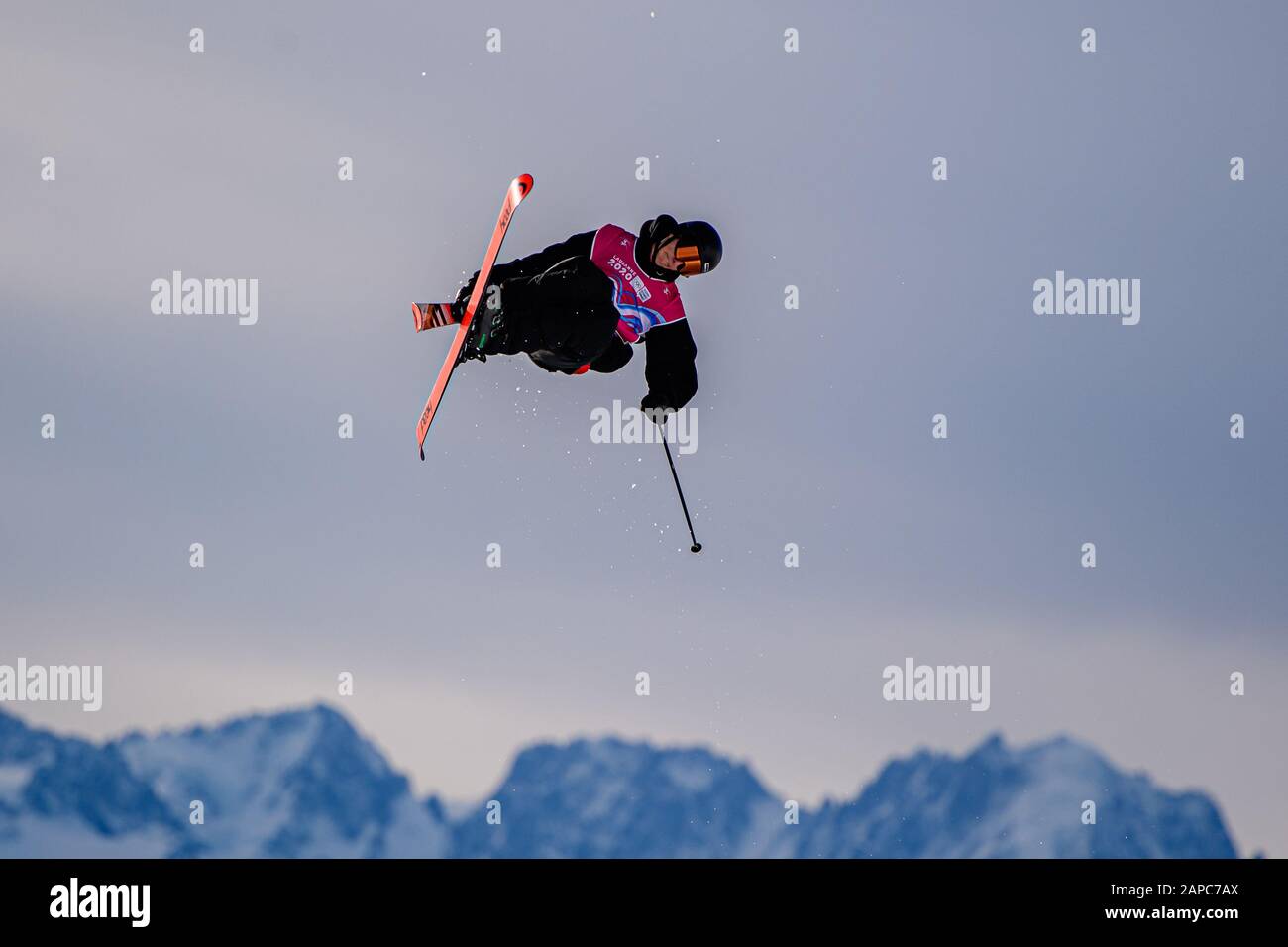 LOSANNA, SVIZZERA. 22th, gennaio 2020. Ciompi Fantin (sui) compete nel Freestyle Sci: Uomini Freeski Big Air concorsi durante i Giochi Olimpici Giovanili di Losanna 2020 a Leysin Park & Pipe mercoledì 22 gennaio 2020. LOSANNA, SVIZZERA. Credito: Taka G Wu/Alamy Live News Foto Stock