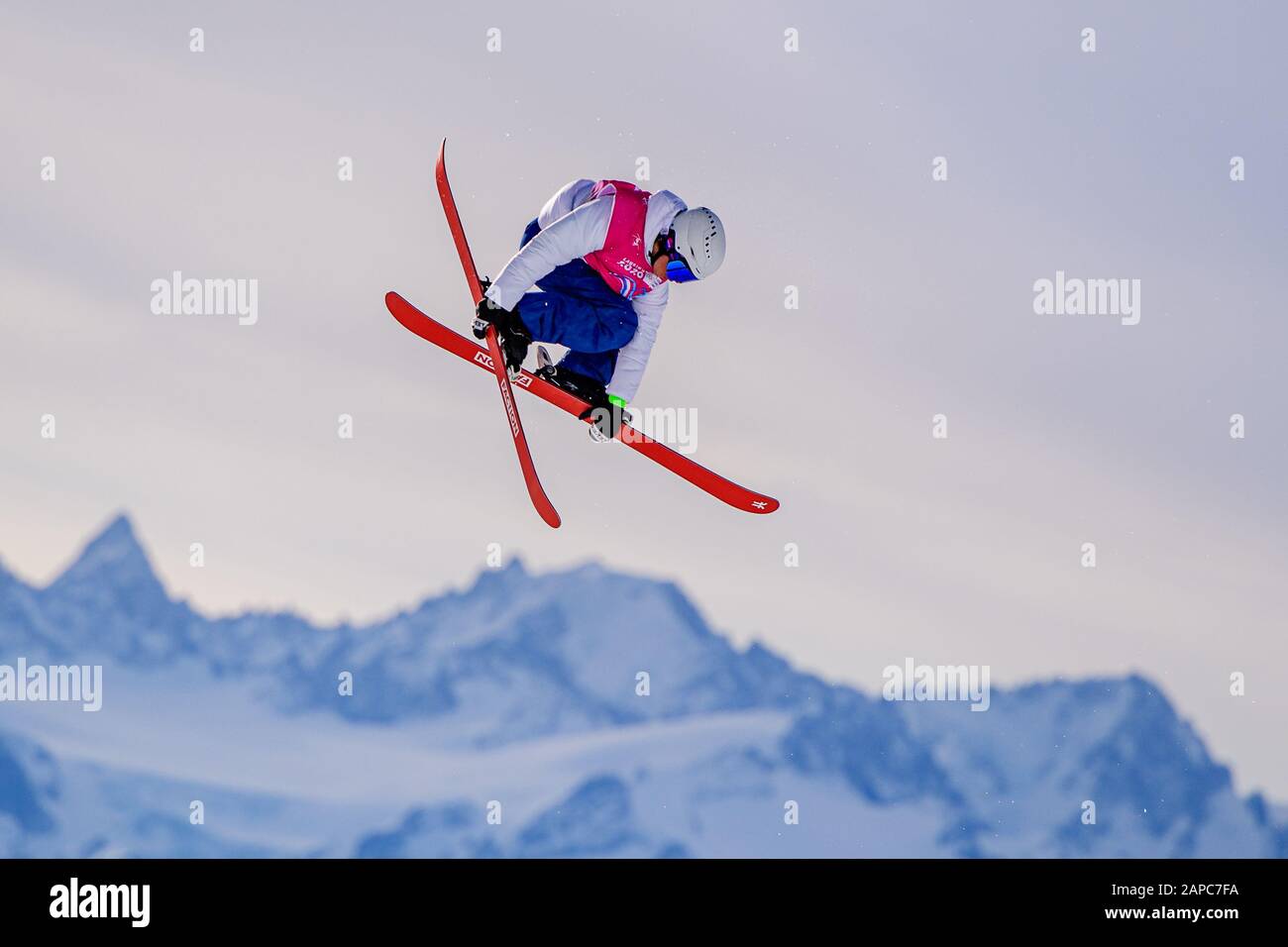 LOSANNA, SVIZZERA. 22th, gennaio 2020. SVANCER Matej (CZE) compete nello Sci Freestyle: Gare Freeski Big Air maschili durante i Giochi Olimpici Giovanile Lausanne 2020 a Leysin Park & Pipe mercoledì 22 gennaio 2020. LOSANNA, SVIZZERA. Credito: Taka G Wu/Alamy Live News Foto Stock