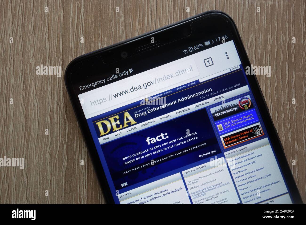 Sito Web della statunitense Drug Enforcement Administration (dea) visualizzato su uno smartphone moderno Foto Stock