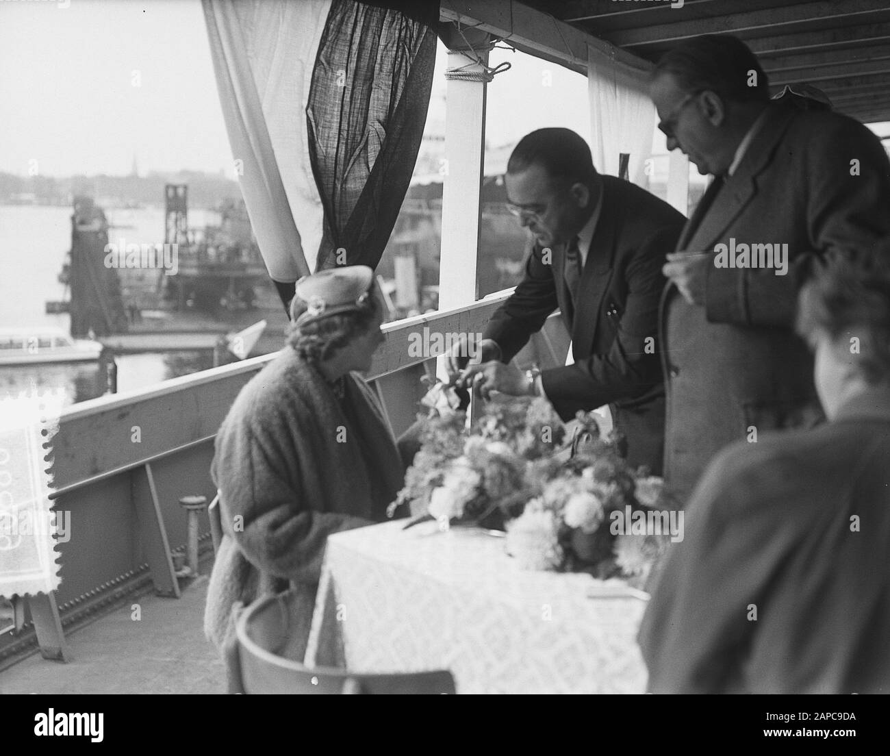 Amsterdam Droogdokme Tewaterlating Ville De Montreal Data: 25 Agosto 1954 Parole Chiave: Tewaterlatingen Nome Dell'Istituto: Droogdok Maatschappij Foto Stock