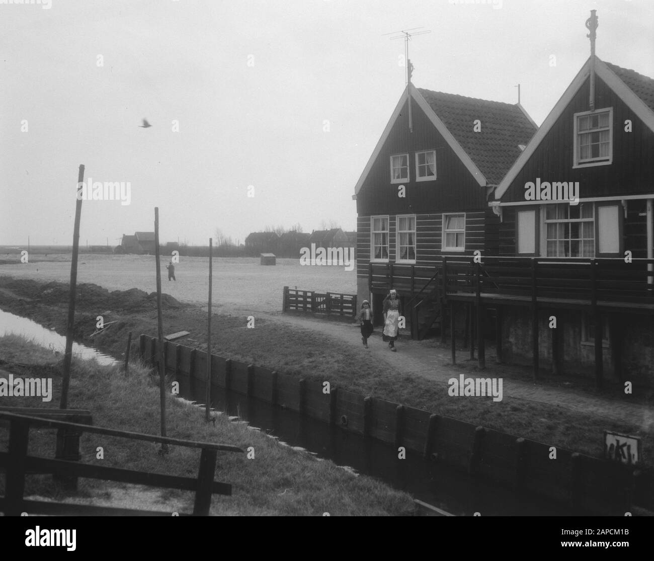 Costruzione di parcheggio per auto su Marken Data: 4 marzo 1959 posizione: Marken Parole Chiave: Posa, parcheggi Foto Stock