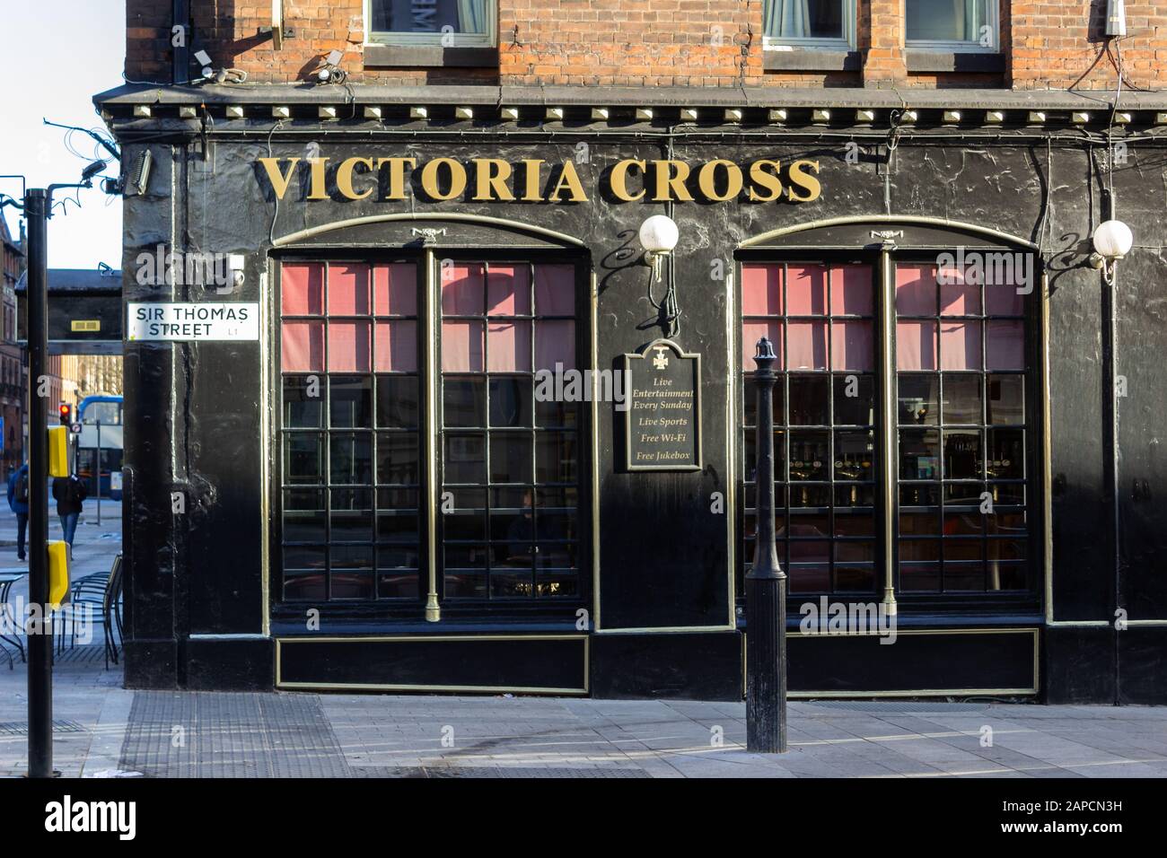 Victoria Cross pub e ristorante su Sir Thomas Street, Liverpool Foto Stock