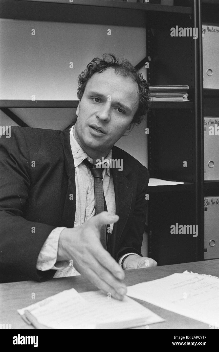 Avvocato Henk Kersting risponde a completamento indagine morte Hans Kok Data: 11 dicembre 1986 Parole Chiave: AREWERS Nome del sito: Henk Kersting Foto Stock