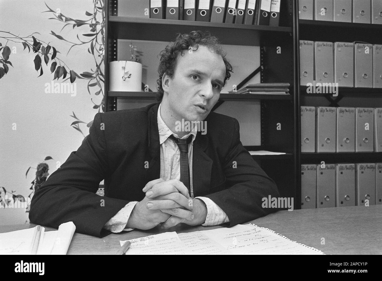 Avvocato Henk Kersting risponde a completamento indagine morte Hans Kok Data: 11 dicembre 1986 Parole Chiave: AREWERS Nome del sito: Henk Kersting Foto Stock