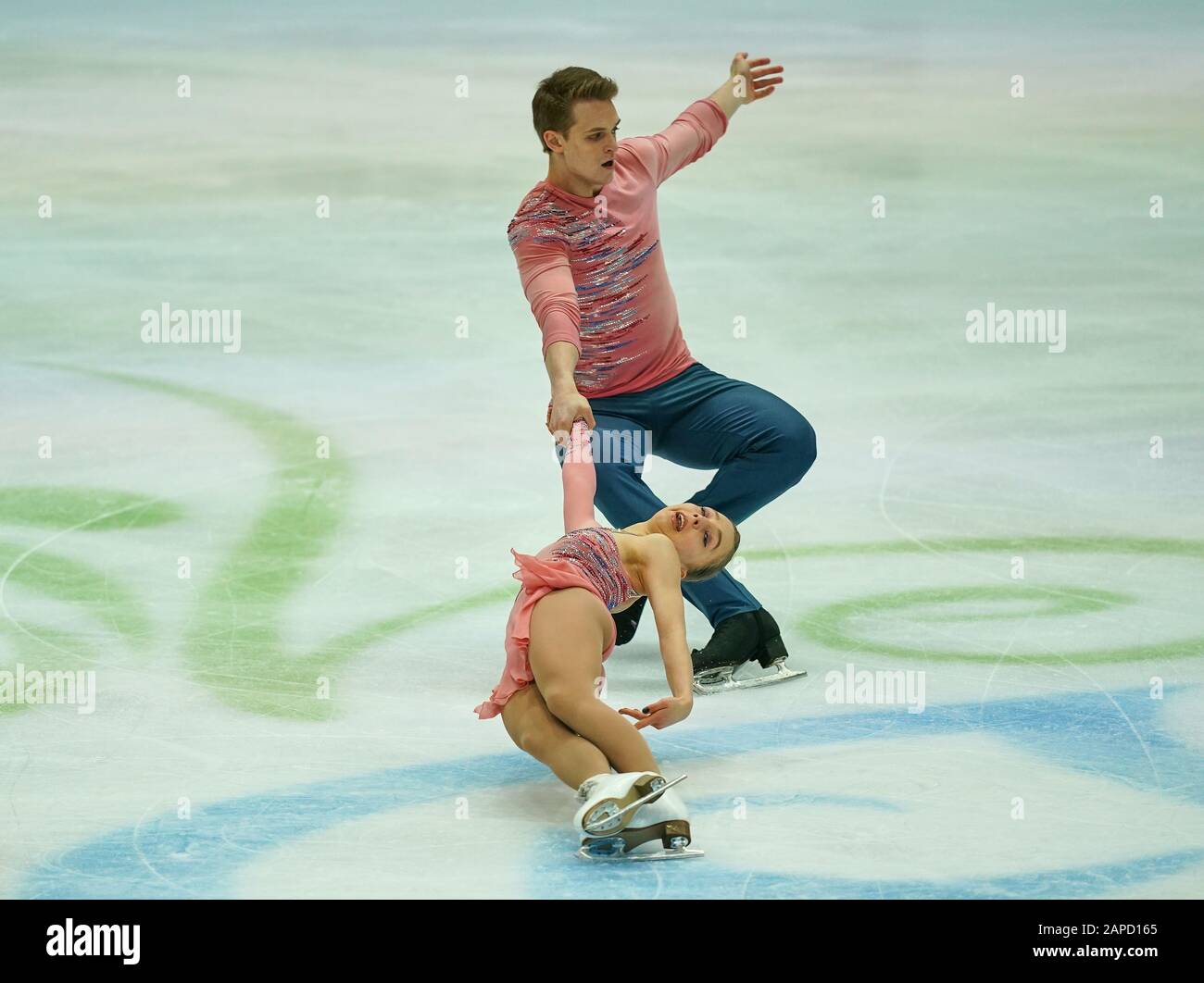 23 gennaio 2020: Aleksandra Boikova e Dmitrii Kozlovskii di Russia durante Il Programma Corto per le coppie ai Campionati europei di pattinaggio di figura ISU a Steiermarkhalle, Graz, Austria Foto Stock 23 gennaio 2020: Aleksandra Boikova e Dmitrii Kozlovskii di Russia durante Il Programma Corto per le coppie ai Campionati europei di pattinaggio di figura ISU a Steiermarkhalle, Graz, Austria Foto Stock