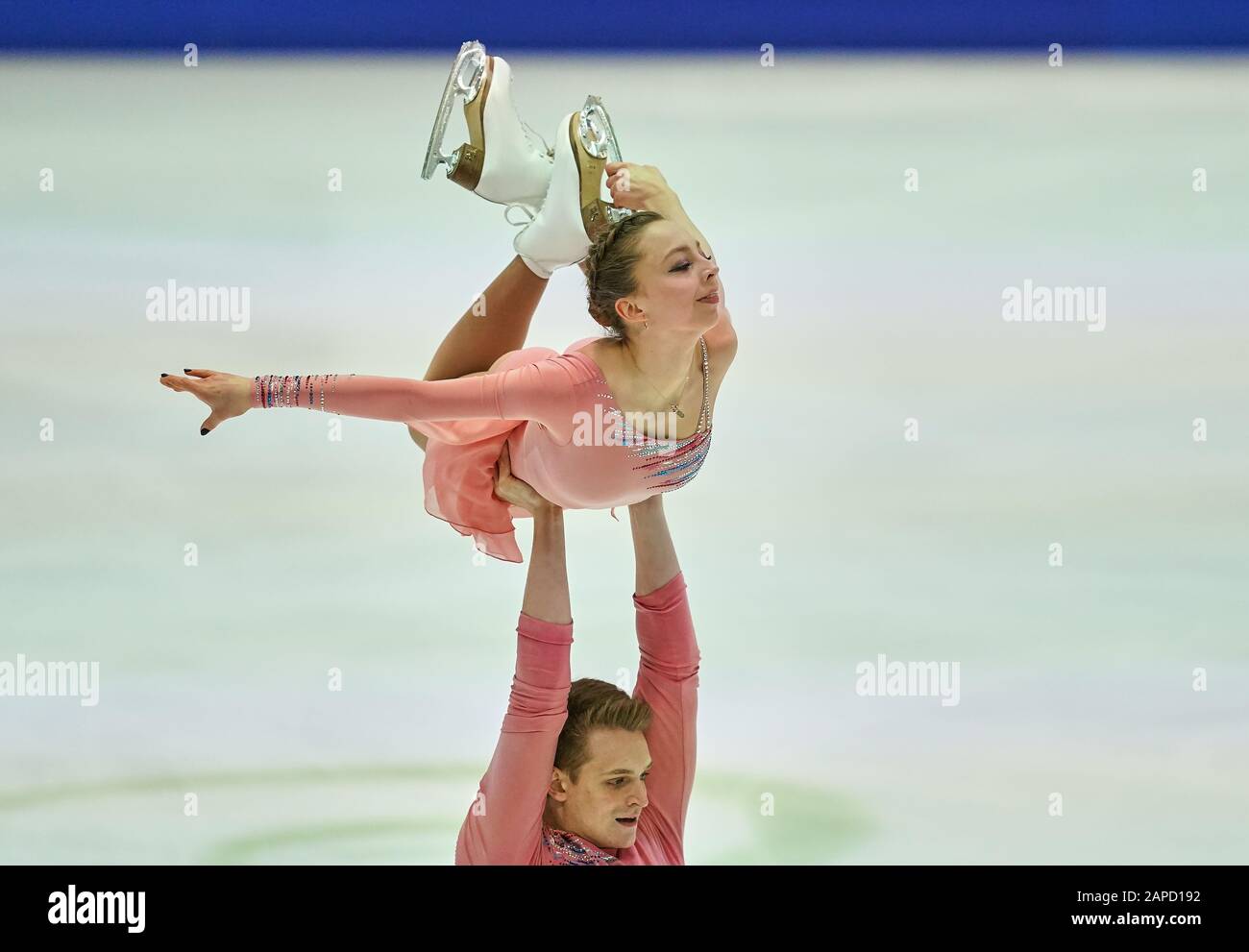 23 gennaio 2020: Aleksandra Boikova e Dmitrii Kozlovskii di Russia durante Il Programma Corto per le coppie ai Campionati europei di pattinaggio di figura ISU a Steiermarkhalle, Graz, Austria Foto Stock 23 gennaio 2020: Aleksandra Boikova e Dmitrii Kozlovskii di Russia durante Il Programma Corto per le coppie ai Campionati europei di pattinaggio di figura ISU a Steiermarkhalle, Graz, Austria Foto Stock