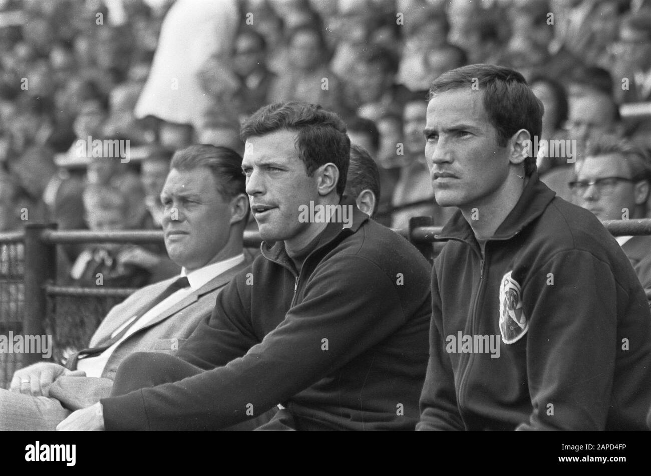AJAX contro Anderlecht. Michels left and Stuy (middle) Date: August 6, 1967 Keywords: Sport, football Nome personale: Anderlecht Foto Stock