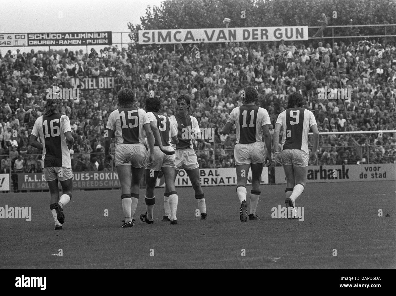 AJAX contro FC Amsterdam 6-1, numero 27 Cruijff in azione Data: 19 agosto 1973 Parole Chiave: Sport, calcio Nome personale: Cruijff, Johan Institution Nome: FC Amsterdam Foto Stock