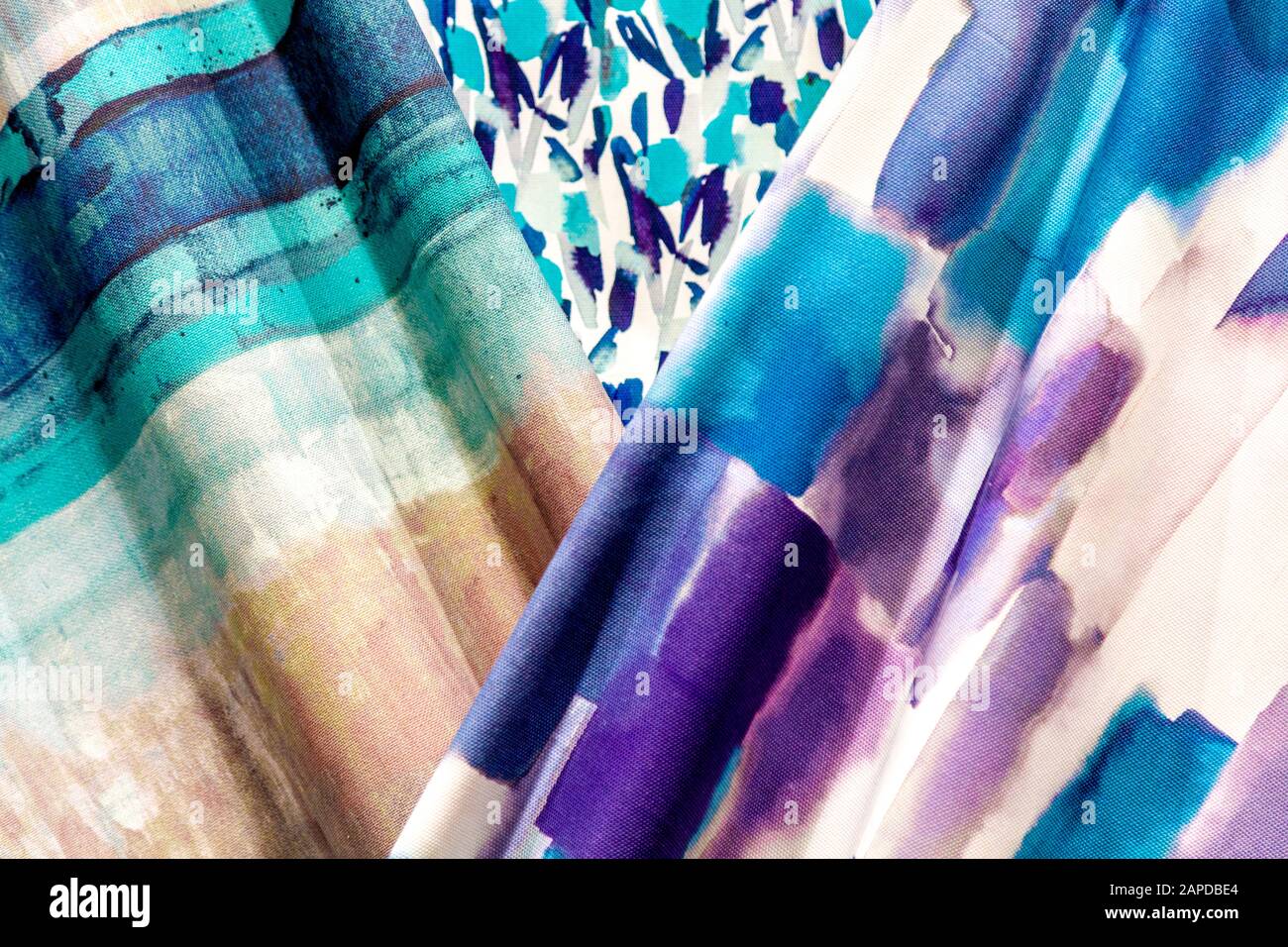 Tessuto colorato blu e viola Foto Stock