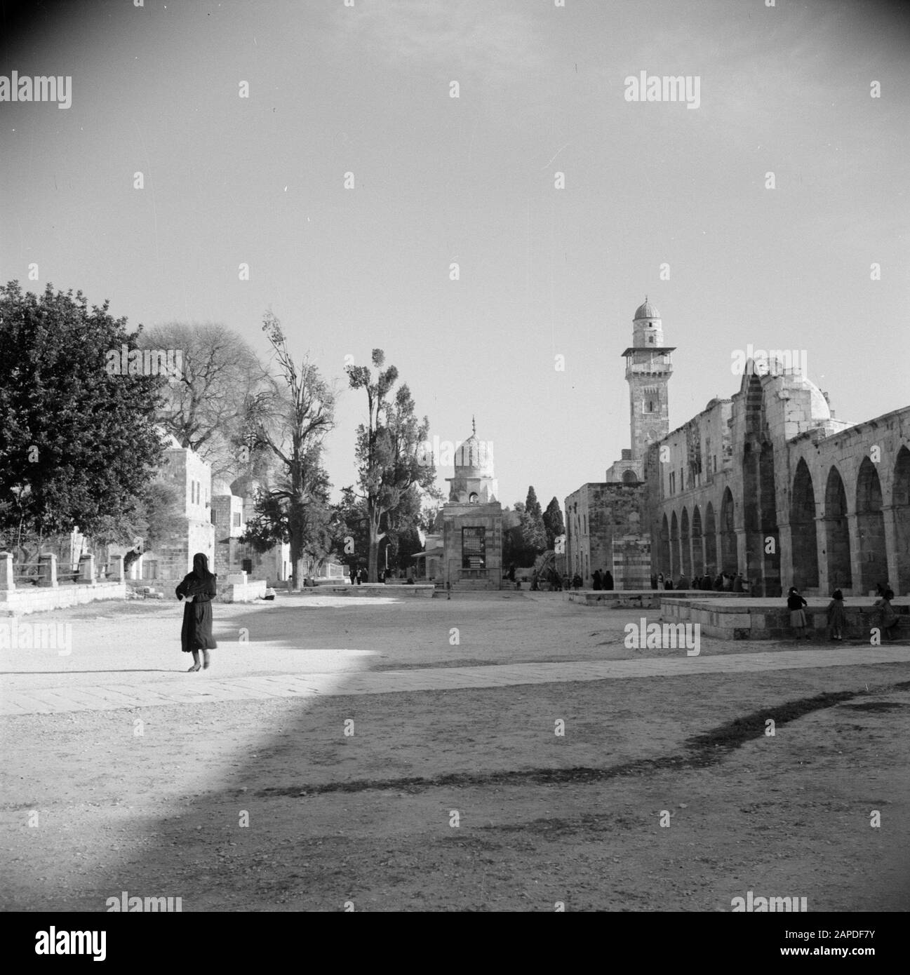 Medio Oriente 1950-1955: Gerusalemme Descrizione: Al Haram esh-sharif - Tempio Mount Annotazione: Al momento della registrazione questo luogo era in Giordania Data: 1950 luogo: Palestina, Gerusalemme, Giordania Parole Chiave: Architettura, Islam, cupole, minareti, moschee, muri, piazze, portali Foto Stock