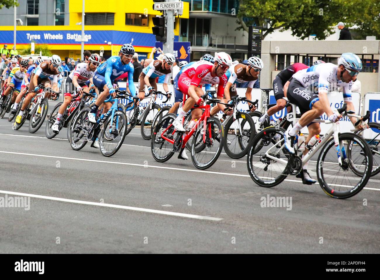 Piloti in gara nel Tour Classico 2020 In bicicletta ad Adelaide Australia. Foto Stock