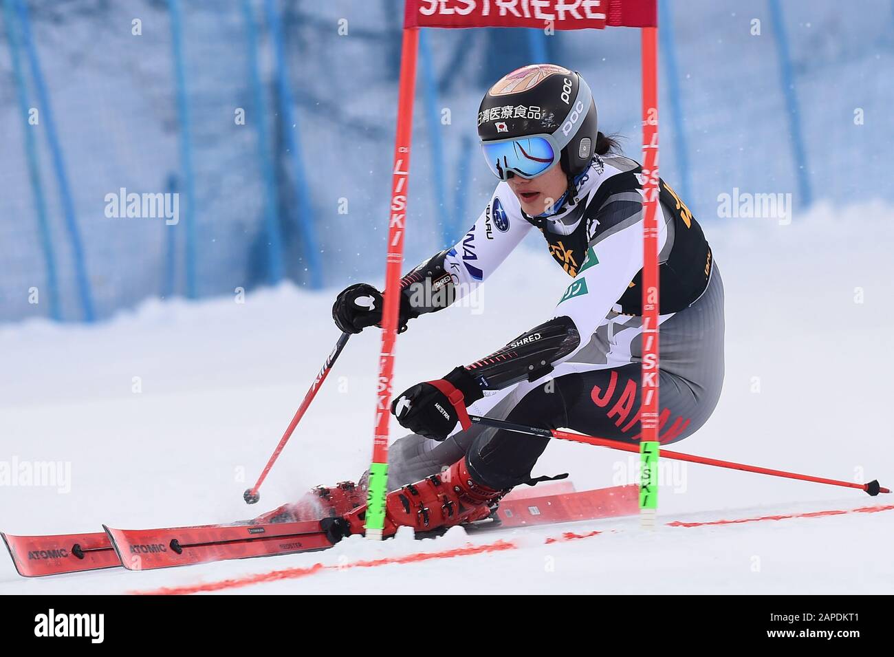 Ando asa (jpn) durante LA Coppa del mondo DI SKY - Parallel Giant Slalom  Women, Sestriere, Italy, 19 Jan 2020, Winter Sports Ski Foto stock - Alamy