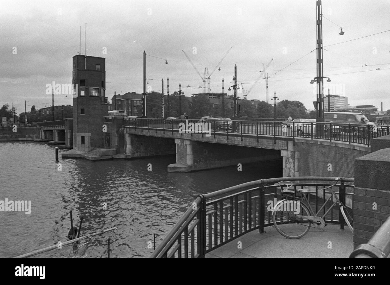 Amsterdam; Berlagebrug Data: 9 Ottobre 1975 Località: Amsterdam, Noord-Holland Parole Chiave: Ponti Foto Stock