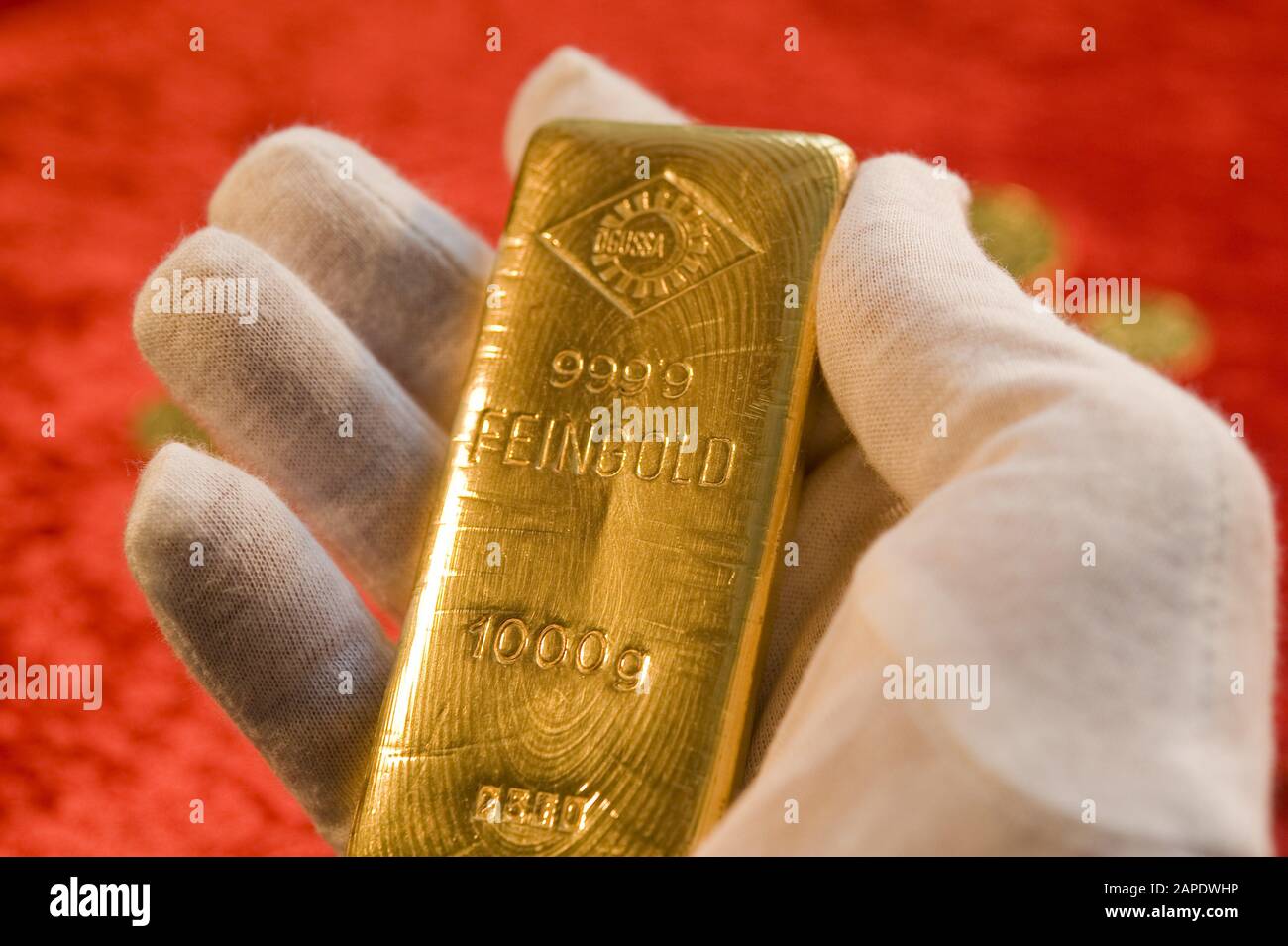 Ein Ögussa-Feingoldbarren - Oro Bar Foto Stock