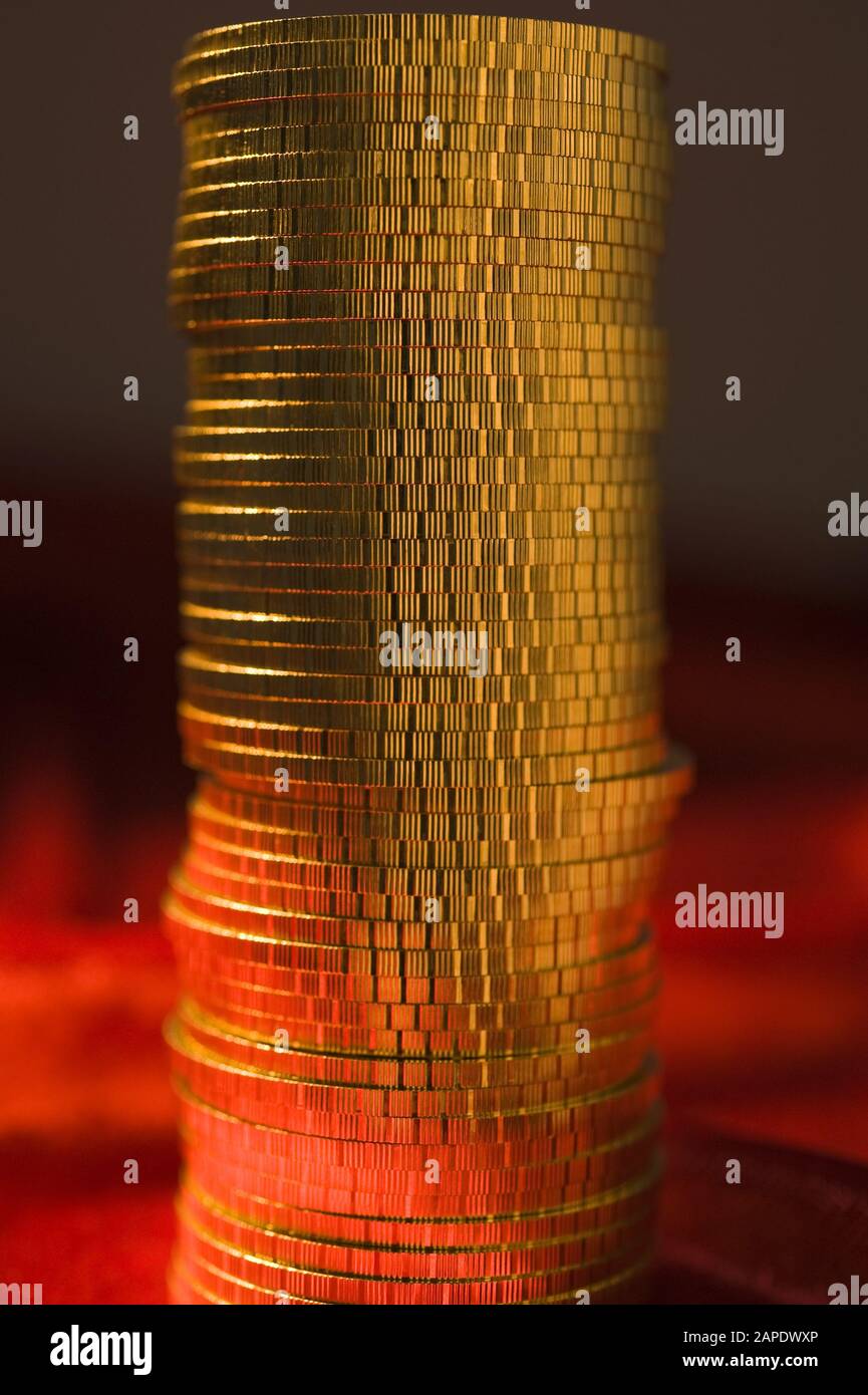 Ein Stapel Goldmünzen (Wiener Philharmoniker) - un mucchio di monete d'Oro (Wiener Philharmoniker) Foto Stock