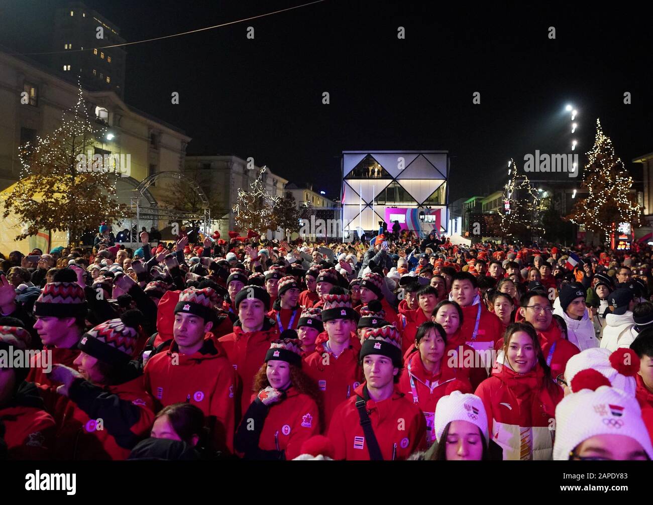Losanna, Svizzera. 22nd Gen 2020. Gli atleti partecipano alla cerimonia di chiusura dei Giochi Olimpici invernali di Losanna 2020 a Losanna, Svizzera, 22 gennaio 2020. Credito: Zhang Chenlin/Xinhua/Alamy Live News Foto Stock