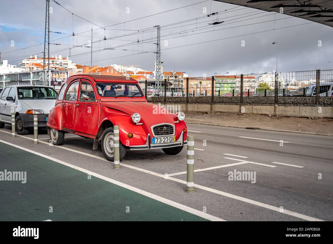 Vecchio modello Citroen 2CV prodotto tra il 1948 e il 1990 Foto Stock