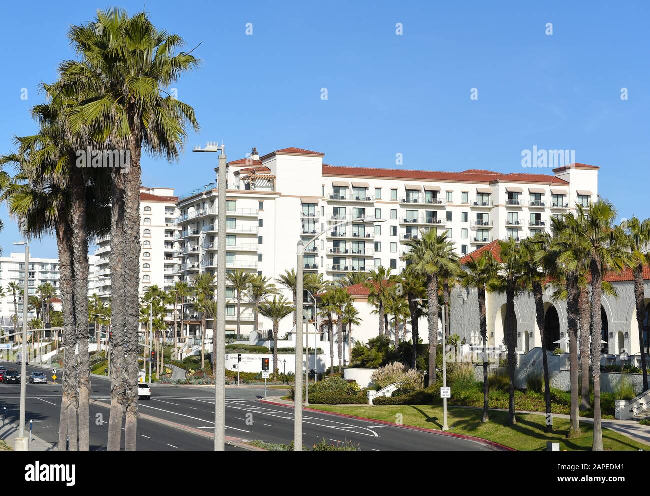 Huntington BEACH, CALIFORNIA - 22 JAN 2020: L'Hilton Waterfront Beach Resort, sulla Pacific Coast Highway. Foto Stock