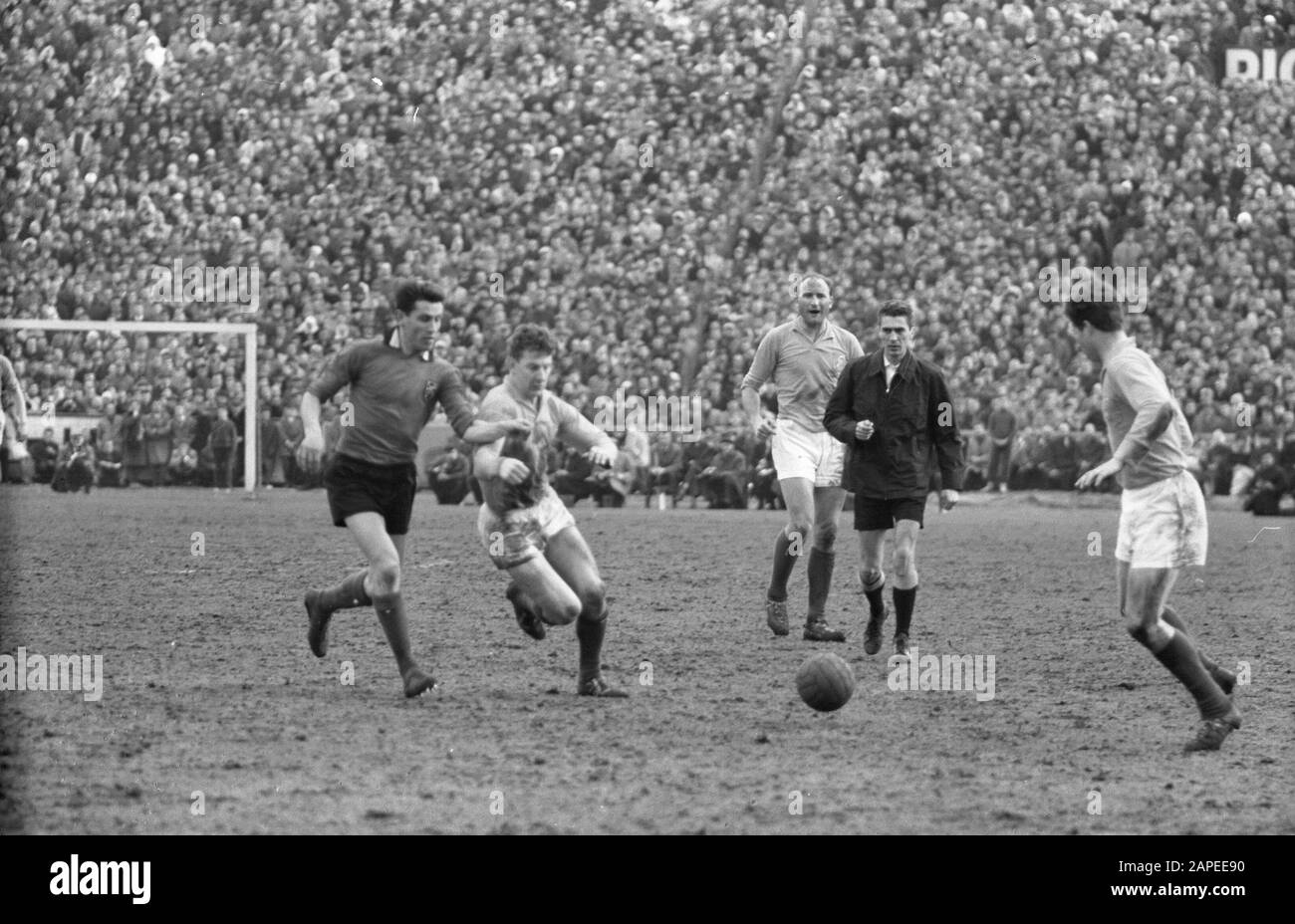 Belgio contro Paesi Bassi momento di gioco Data: 1 aprile 1962 Parole Chiave: Sport, calcio Foto Stock