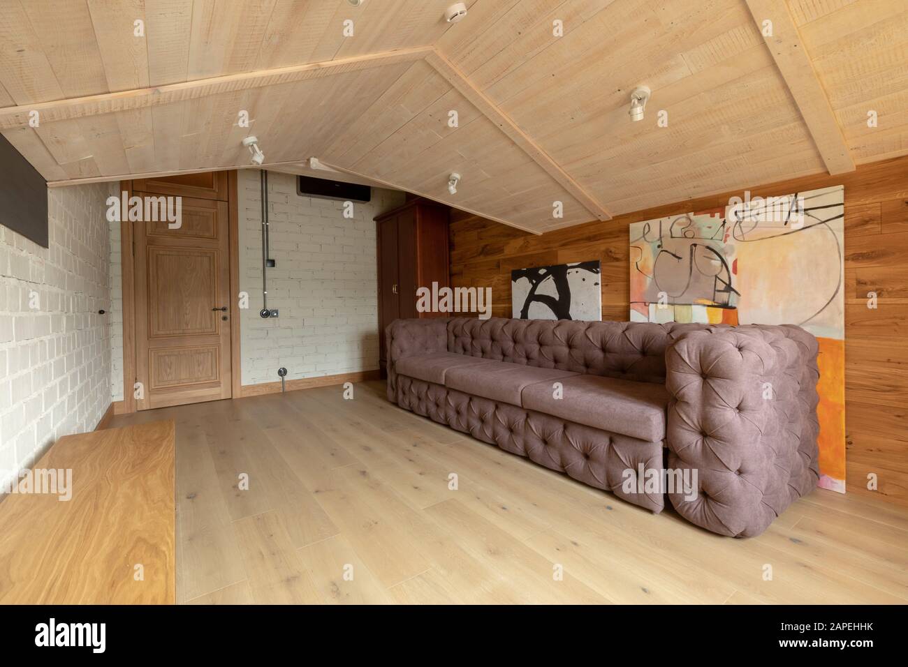 Design interno semplice e moderno del soggiorno con Foto Stock