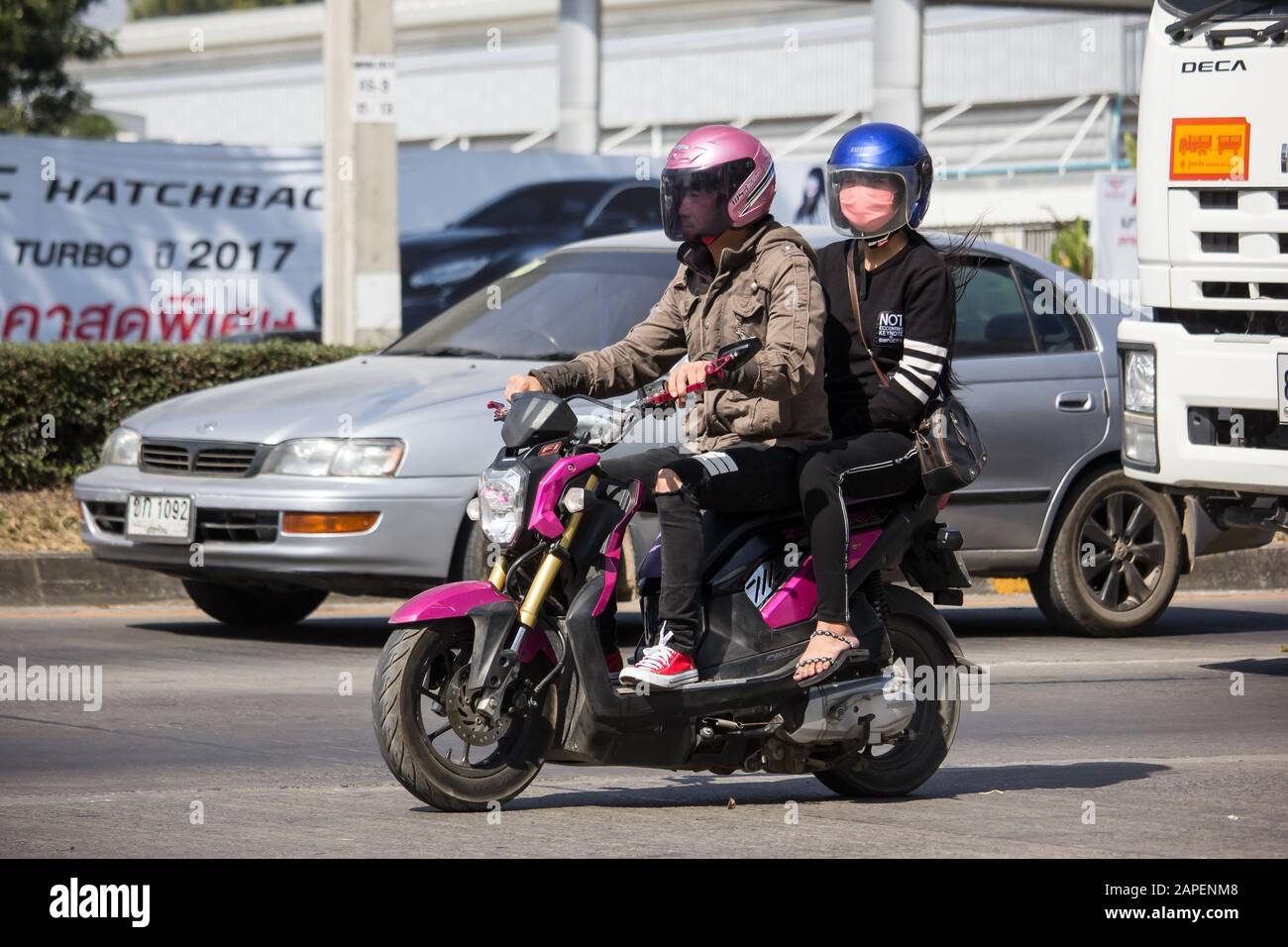 Chiangmai, Thailandia - 6 dicembre 2019: Moto privato Honda, Zoomer X. Foto sulla strada n° 121 a circa 8 km dal centro di Chiangmai, thailandia. Foto Stock