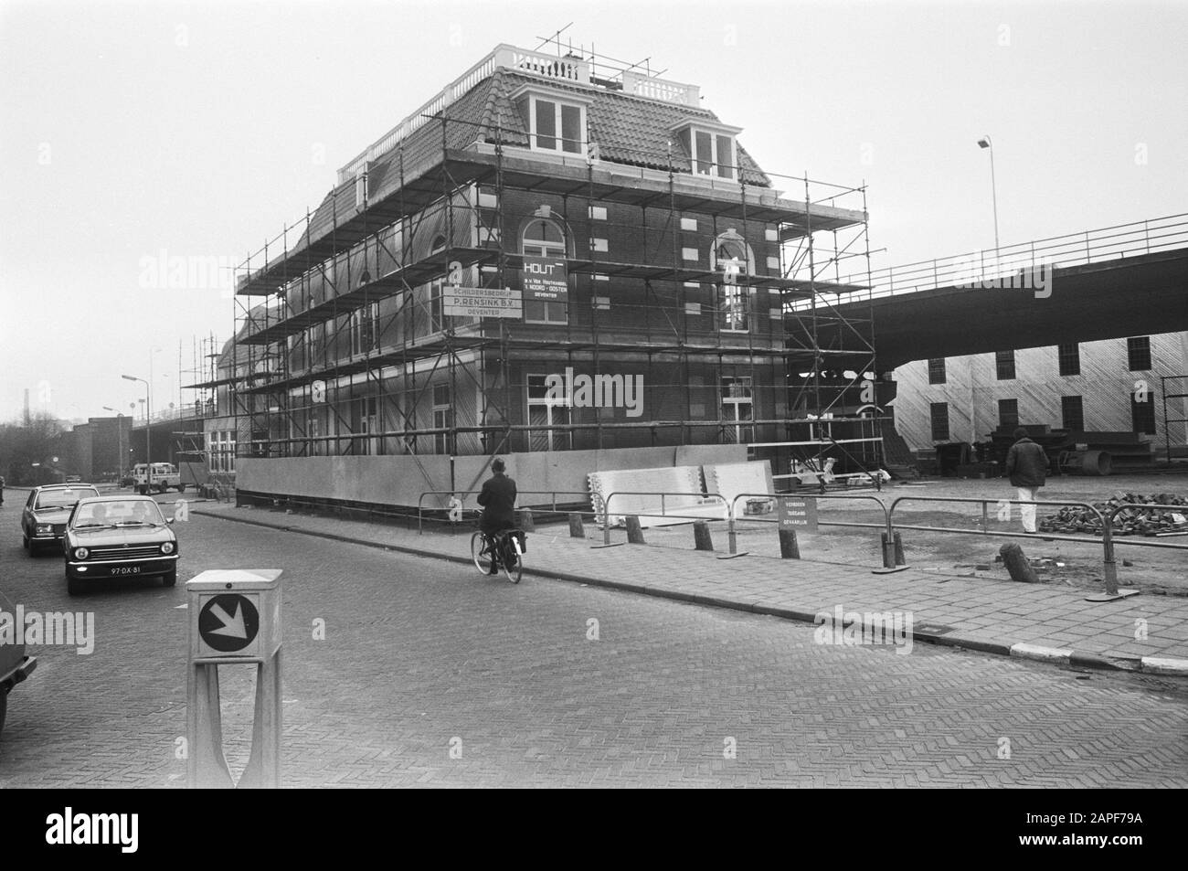 Costruzione decori un ponte troppo lontano in Deventer; costruzione di case vicino al ponte Data: 16 marzo 1976 posizione: Deventer Parole Chiave: Decori, film Foto Stock