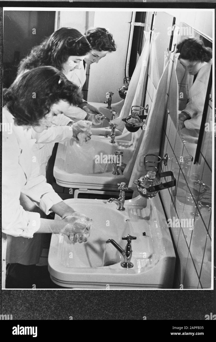 6,5x9 lavanderia Data: Febbraio 1952 Parole Chiave: Lavanderia Foto Stock