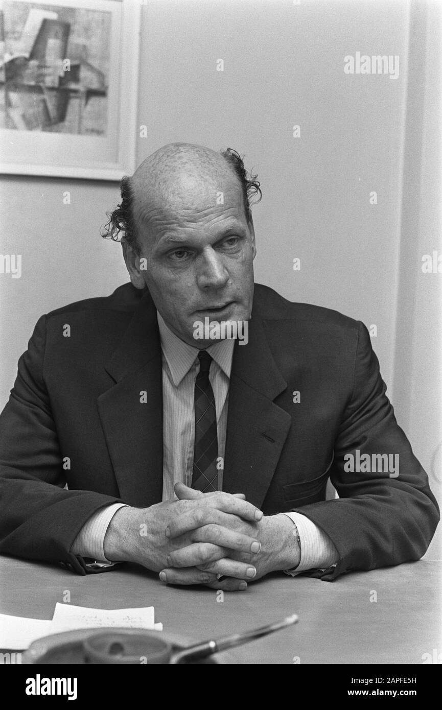 Diplomatico brasiliano assassinato; nr. 6, 7: la macchina, nr. 4, 5: Sovrintendente Van Andel (Chief forl.) (Heading) Data: 4 agosto 1970 Parole Chiave: Ispettori principali Nome personale: Van Andel Foto Stock