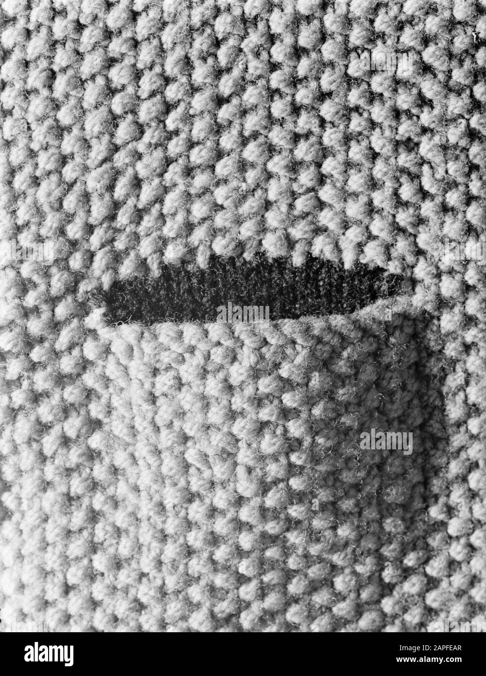 Fashion Photography Description: Knitting, Detail of Previous photo Data: 1939 Parole Chiave: Knitting Nome personale: Meerendonk, G. van Foto Stock