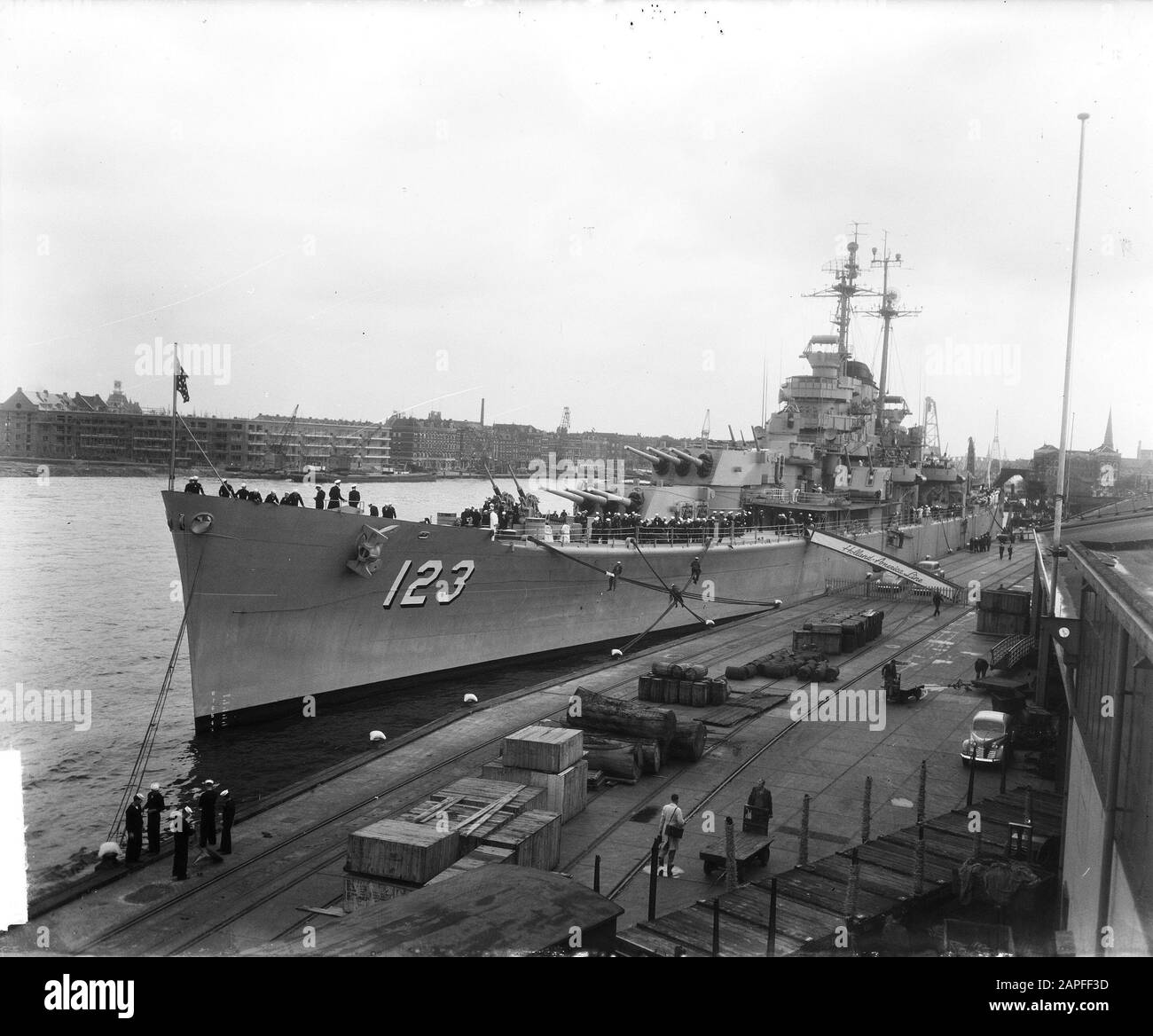 Visita la flotta americana a Rotterdam. Incrociatore pesante USS Albany Data: 25 Giugno 1951 Località: Rotterdam, Zuid-Holland Parole Chiave: Porti, navi militari Foto Stock