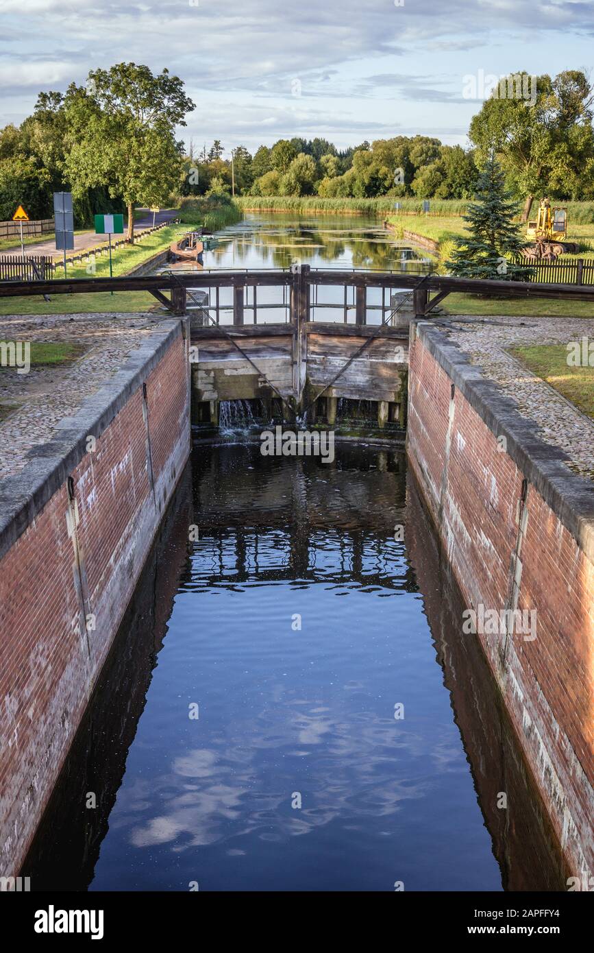 Serratura Debowo - prima serratura sul canale Augustow dal Biebrza, vicino al villaggio di Debowo, Podlaskie Voivodato in Polonia Foto Stock